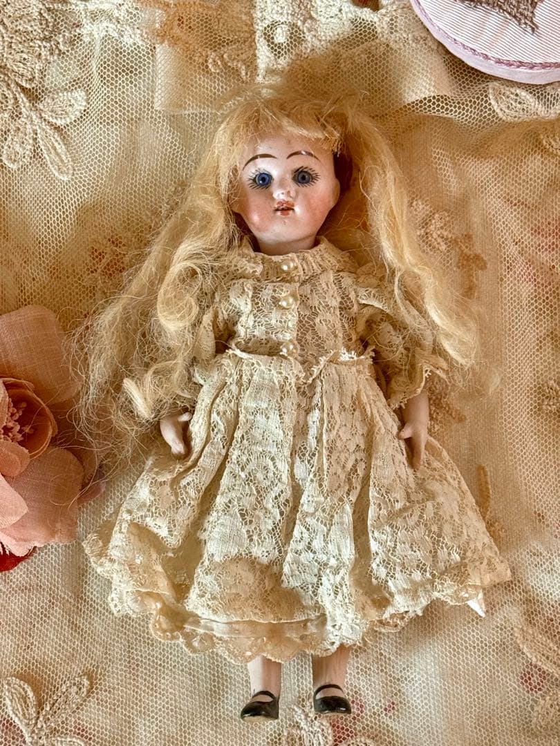 アンティーク　ミニョネット　ドール　リボン刺繍カルトナージュセット