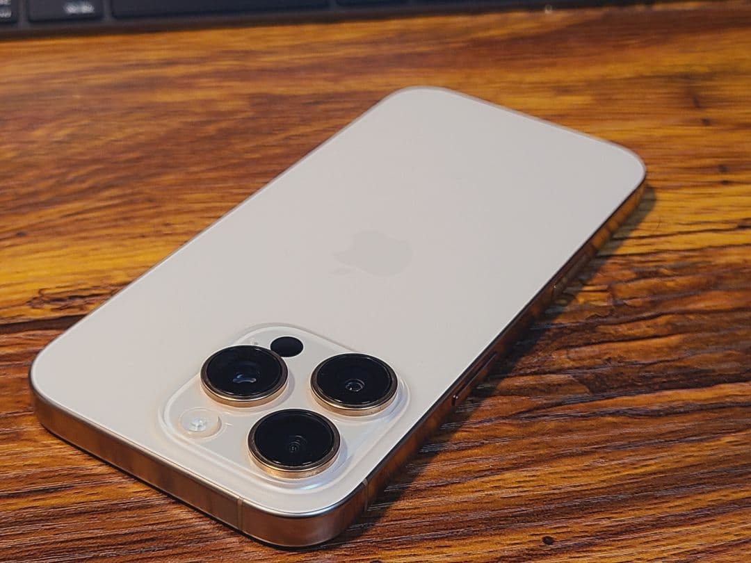 iPhone 16 Pro 128GB デザートチタニウム AppleCare+