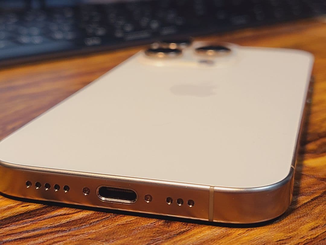 iPhone 16 Pro 128GB デザートチタニウム AppleCare+