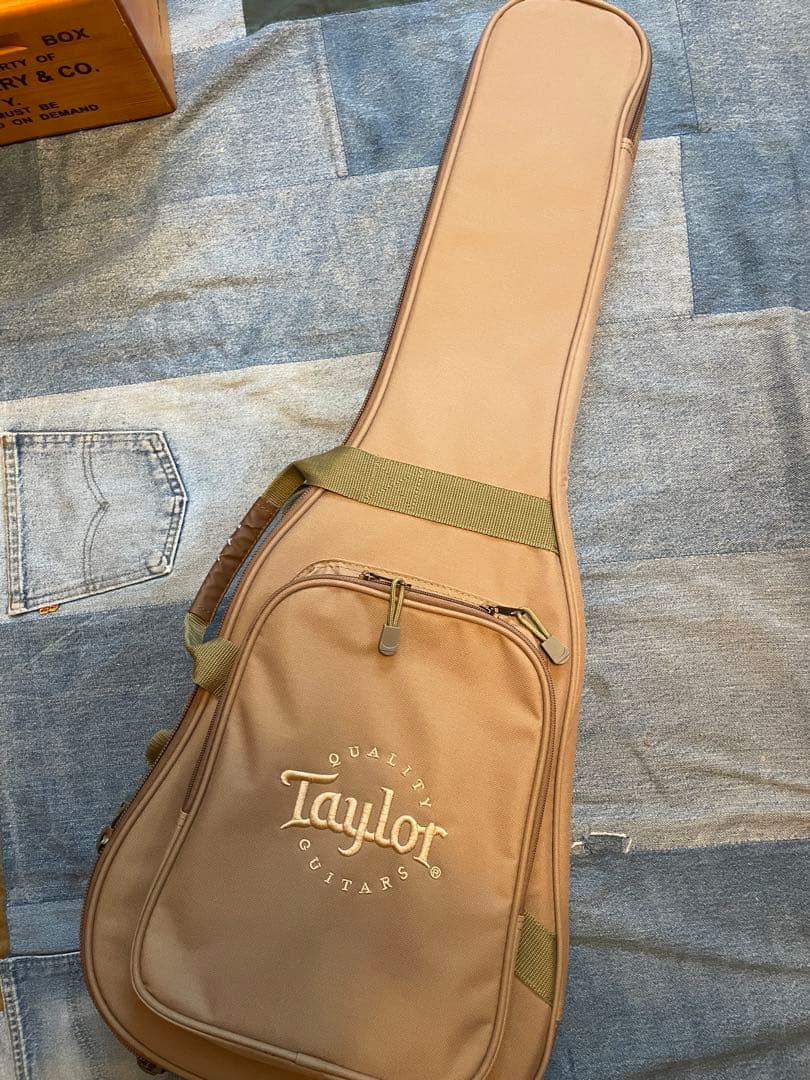 ギター Taylor \"Baby Taylor\"