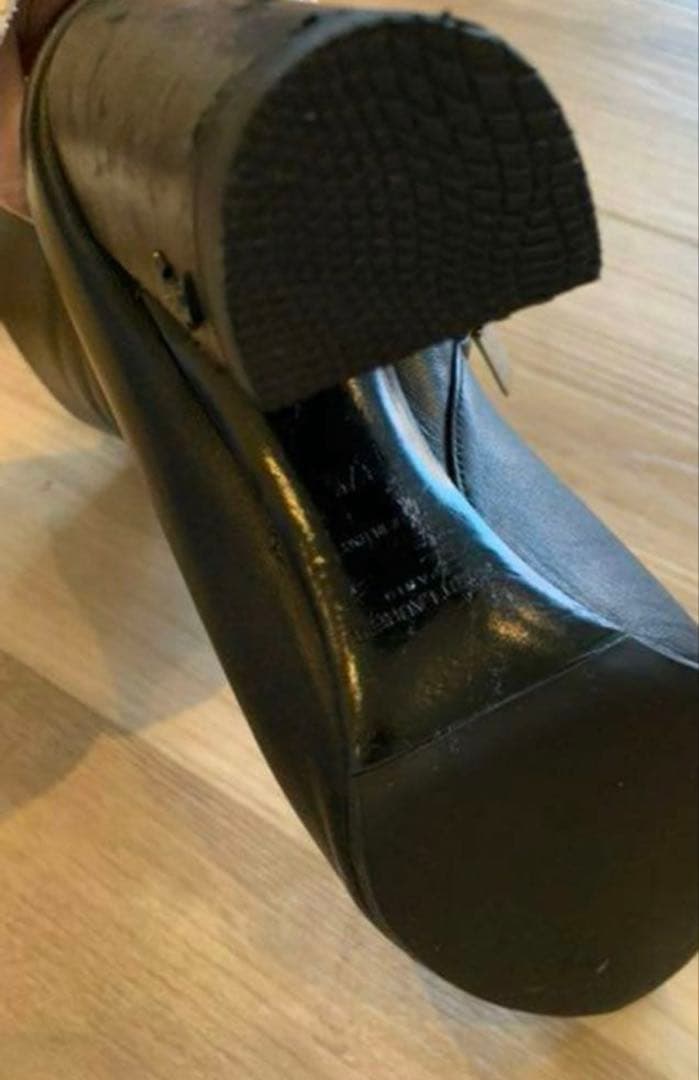 サンローラン　パリ　黒レザーブーツ 高ヒール