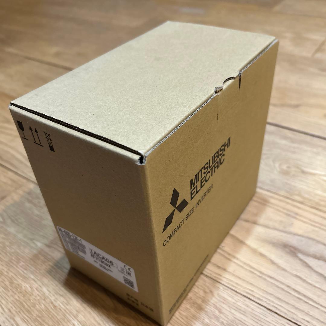 【新品未開封】三菱電機FR-E820-21K-1 インバータ