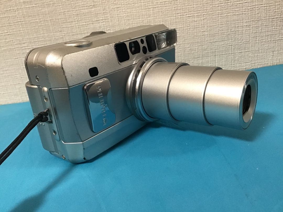 フィルムカメラ　フジ　ズームデート　１２０V 伸縮式レンズ