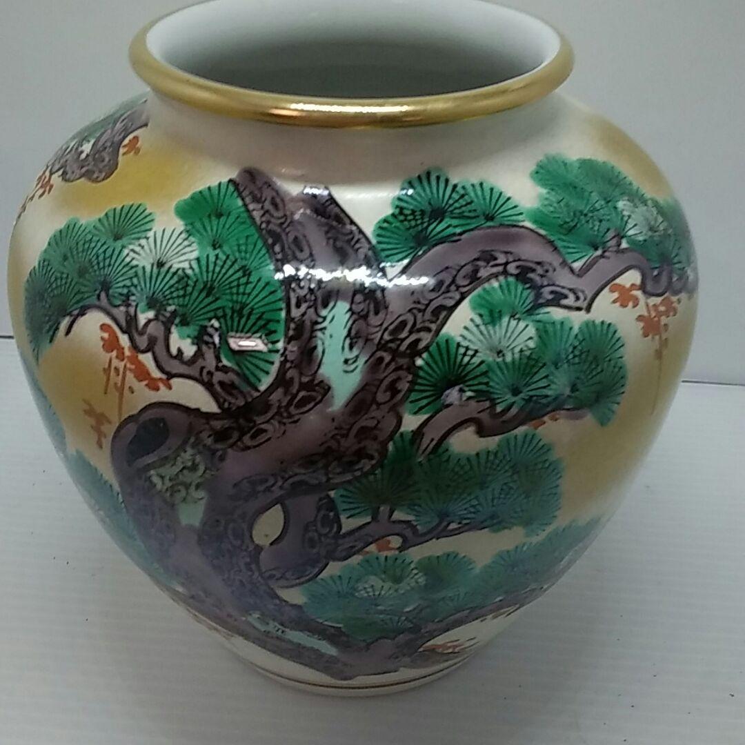 ２３２九谷焼　晴山高さ19cm　大胆な松は権力の象徴神の宿る木