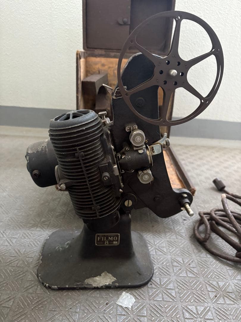 FILMO 8mmフイルム映写機　アンティーク雑貨