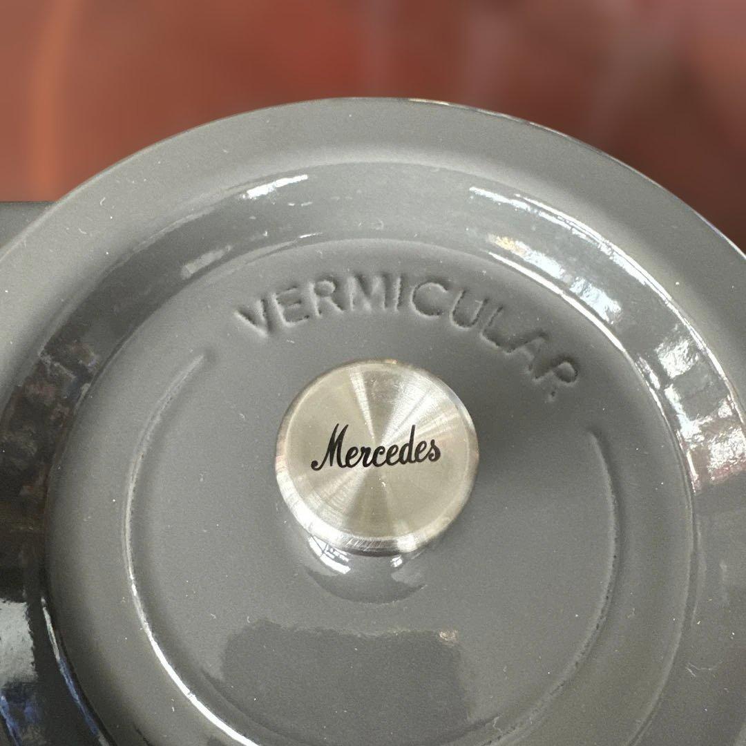 Vermicular メルセデスベンツコラボ　グレー 両手鍋 約18cm
