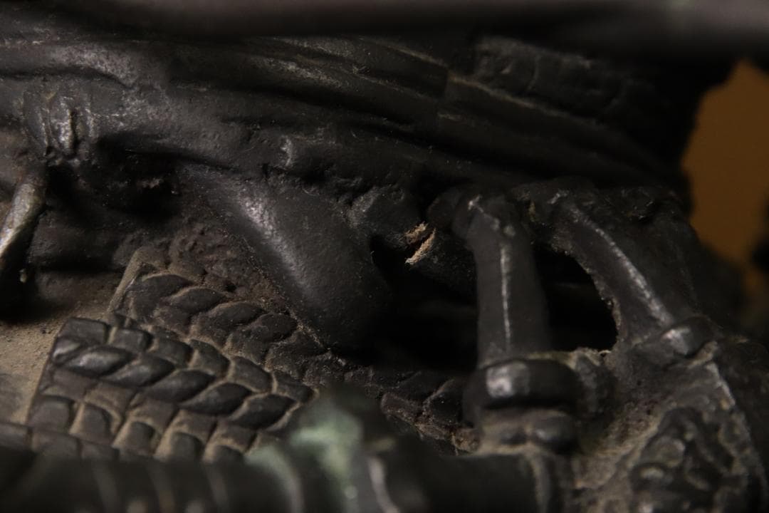 金工師　美雪作　古銅製　銀象嵌　楠木正成公　高さ48㎝　重さ14㎏ EE001