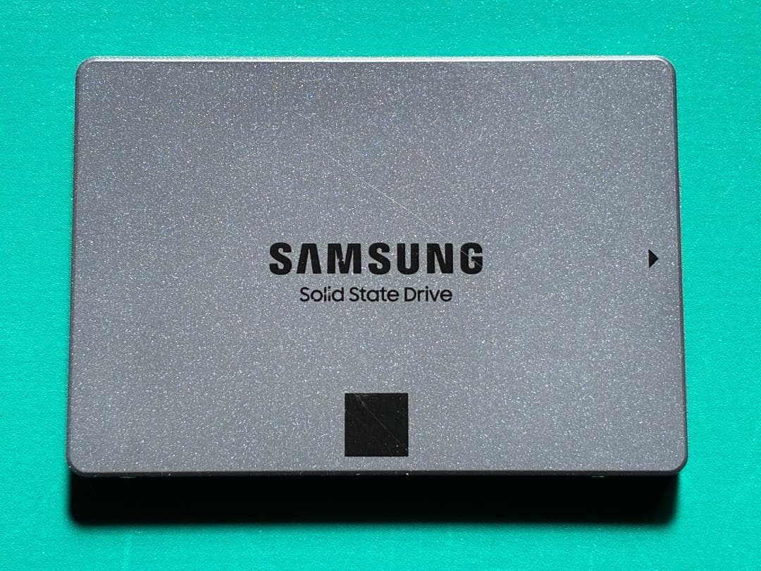 Samsung 860 QVO 1TB SATA 2.5 内蔵 SSD 使用少⑮