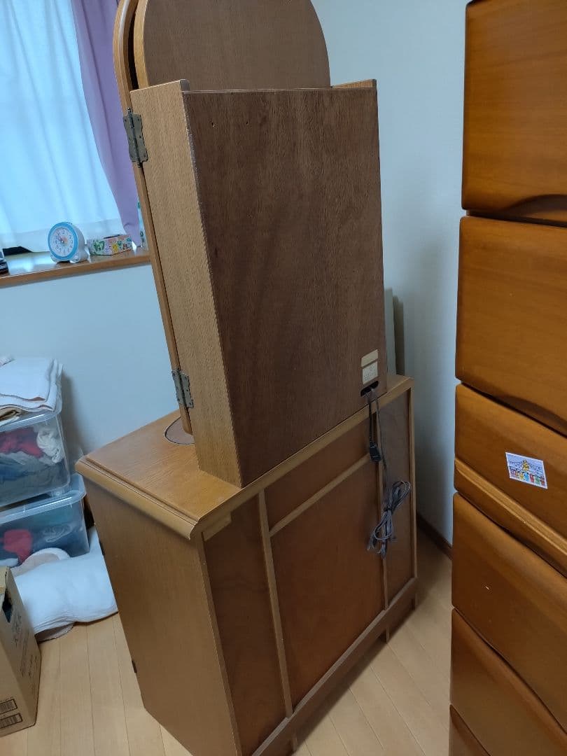 木製 三面鏡ドレッサー（収納たっぷり・鏡裏収納・コンセント付き）