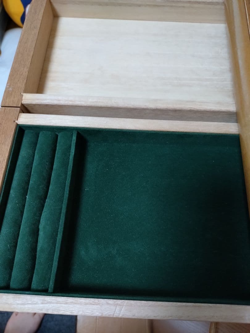 木製 三面鏡ドレッサー（収納たっぷり・鏡裏収納・コンセント付き）