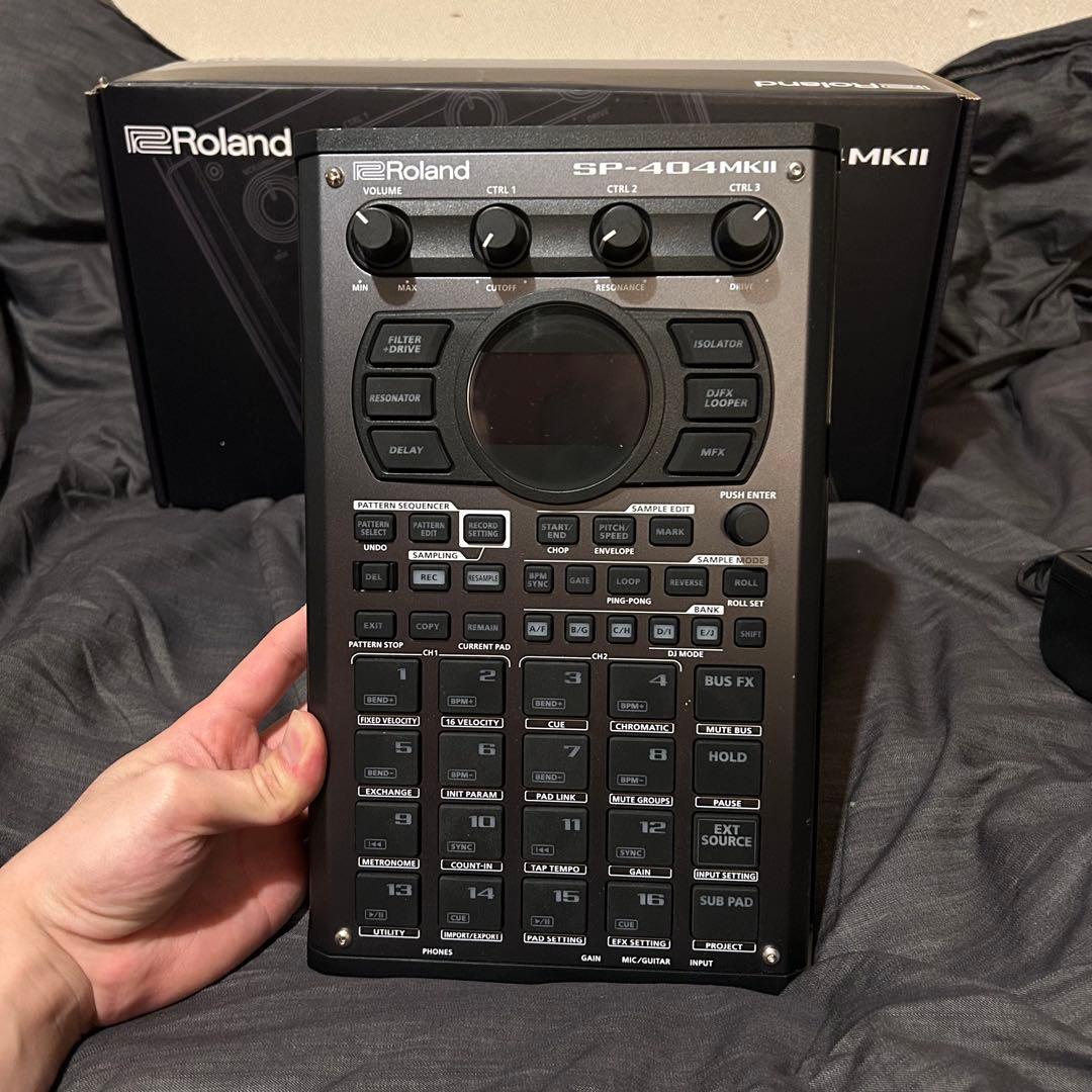 Roland SP-404 MKII サンプラー