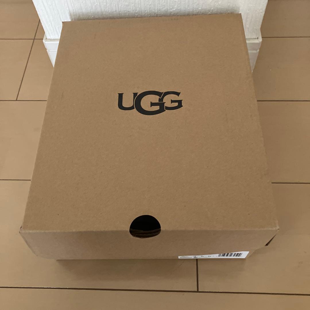 【新品未使用】UGG アーイヤーaww yeah サンダルホワイト厚底