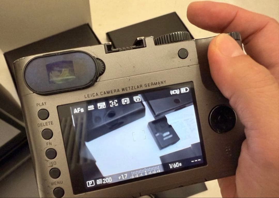 ライカ LEICA Q Titanium Grey camera