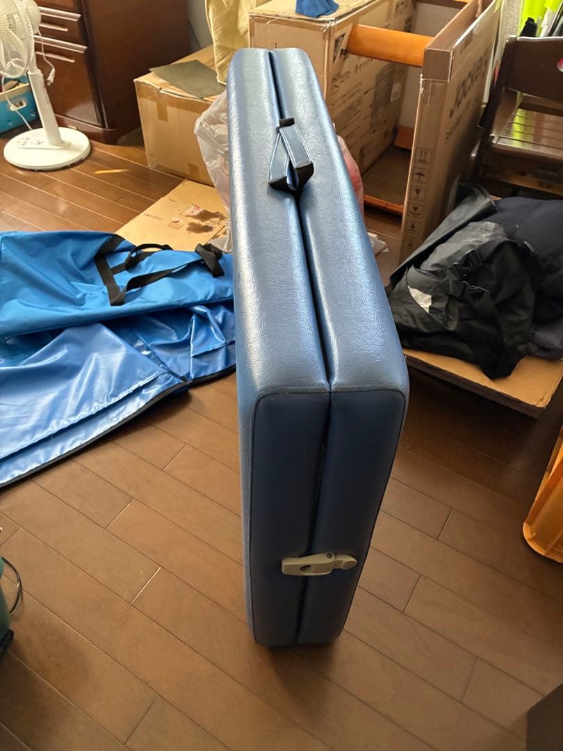 スポーツトレーナー　折りたたみベッド
