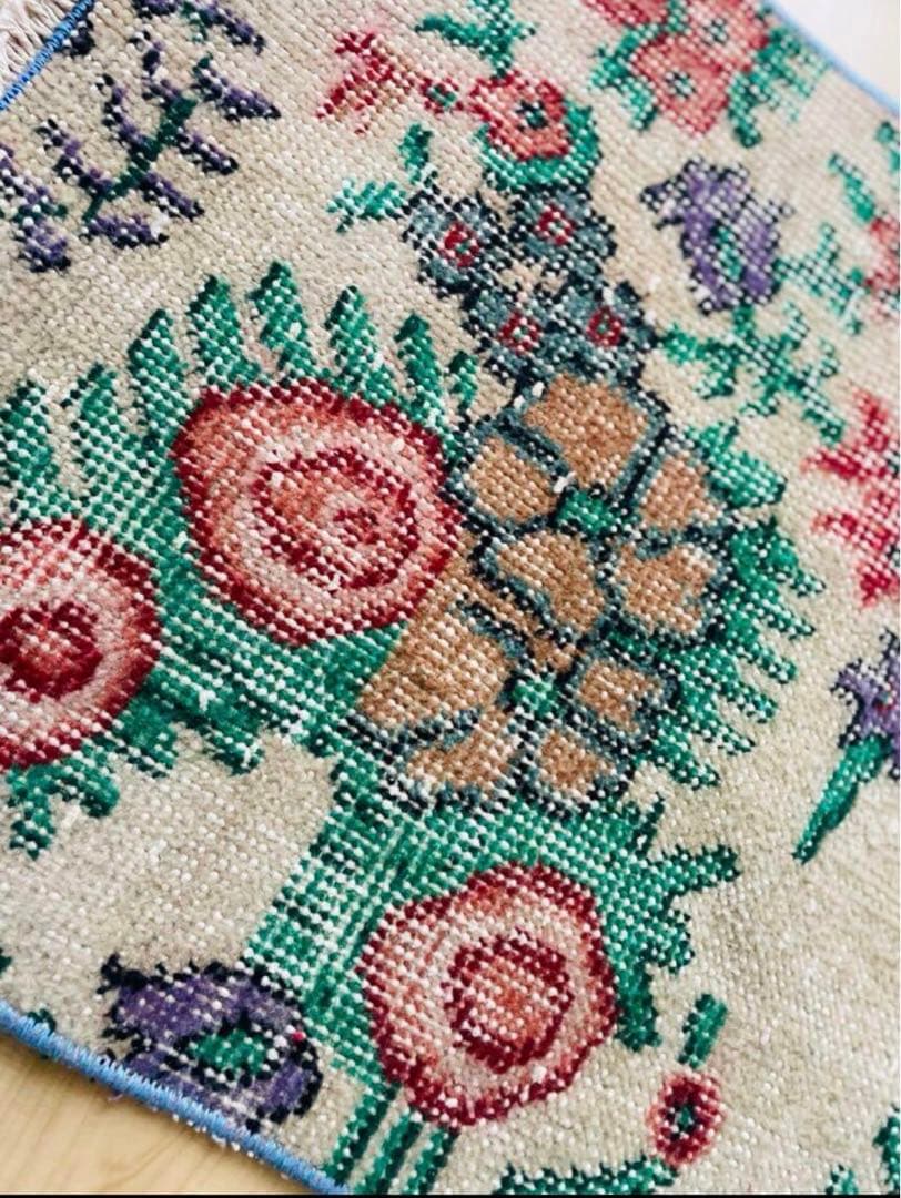 花柄　トルコヴィンテージラグ