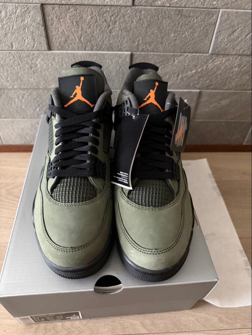 ジョーダン4 UNDEFEATEDコラボ