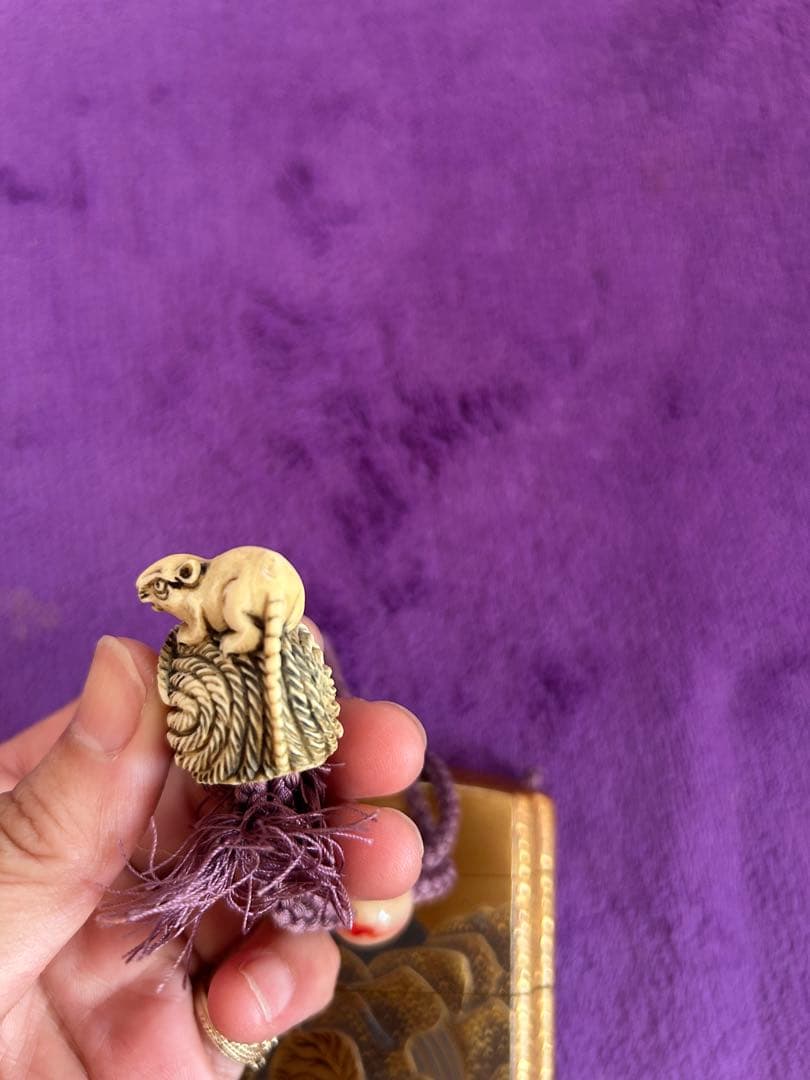 印籠 虎 絵柄 根付 二匹の鼠 縁起物 薬入れ 小物入れ