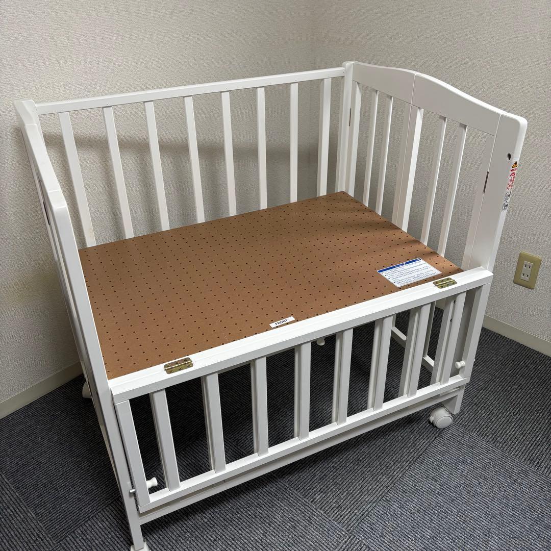 カトージ　ベビーベッド　折りたたみ　品番02006