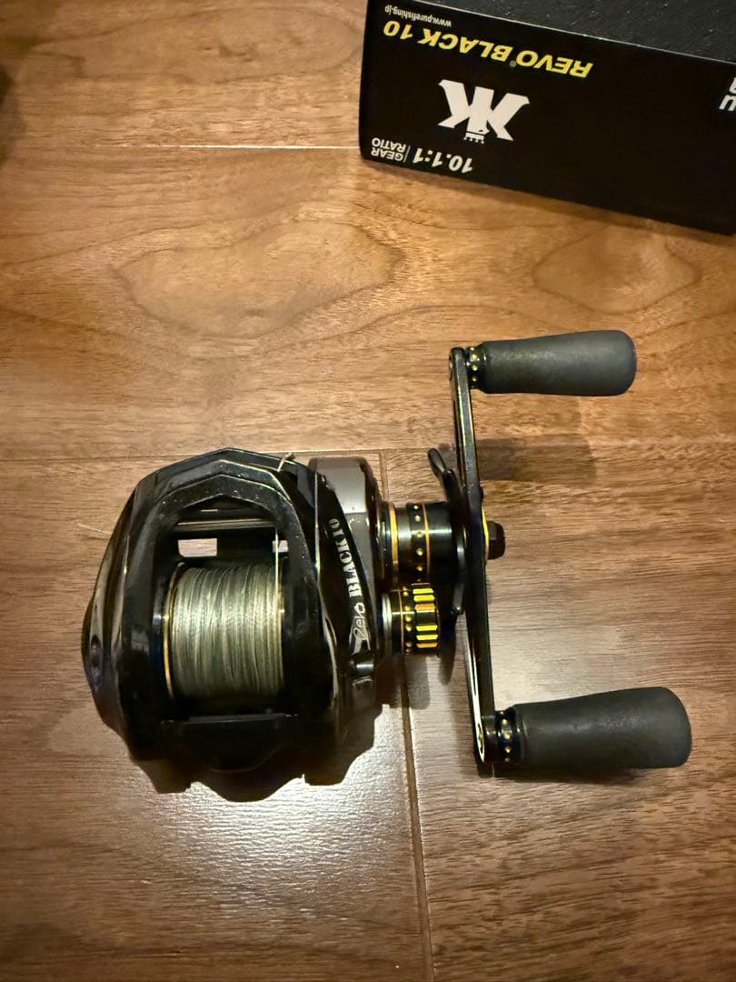 Abu Garcia REVO BLACK 10 変えスプール付き