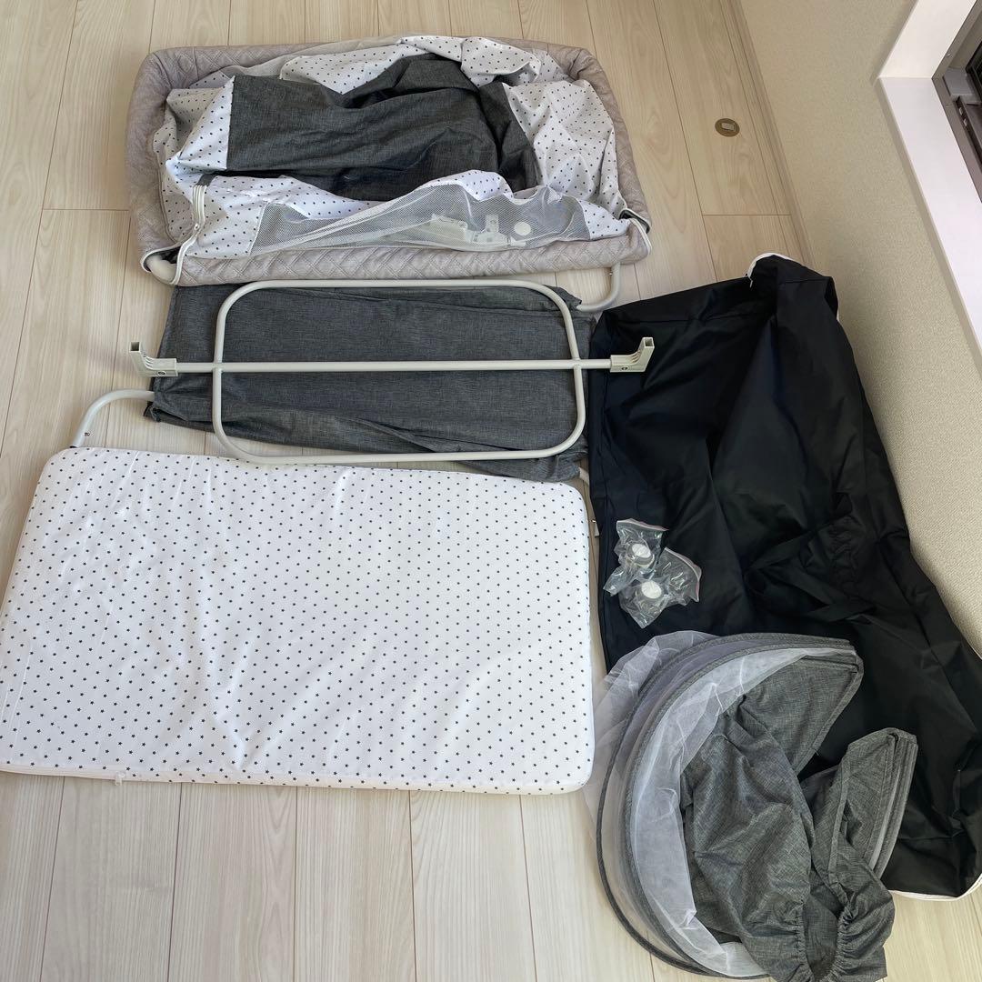 折りたたみ式ベビーベッド グレー