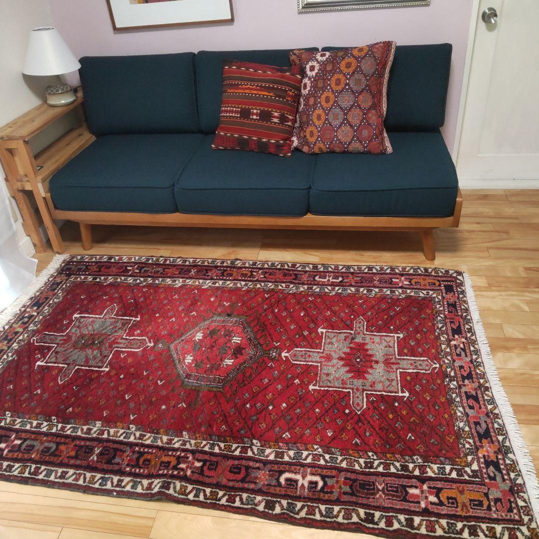 イランのラグ　村の絨毯