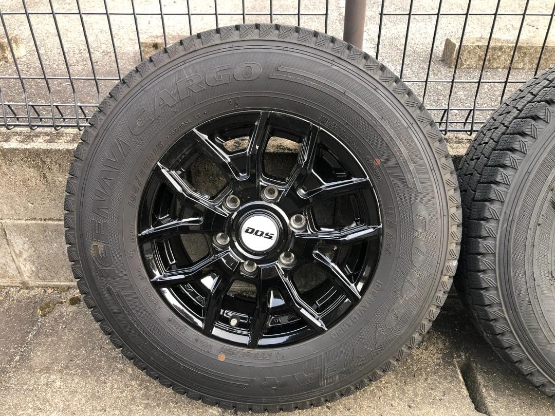 ハイエース　スタッドレス195/80R15アルミホイールセット