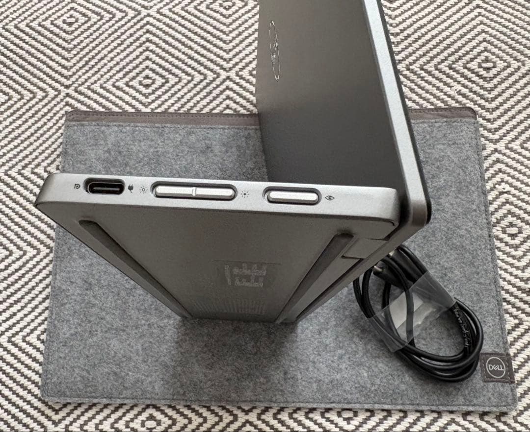 【美品】DELL ポータブル薄型モニター 本体 P1424H