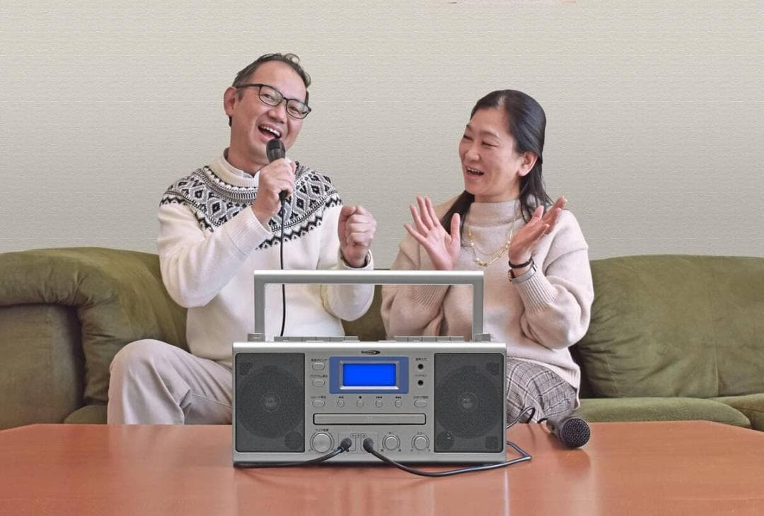 カラオケCDダブルラジカセ WUTA ウータ KCR-207S マイク2本付属