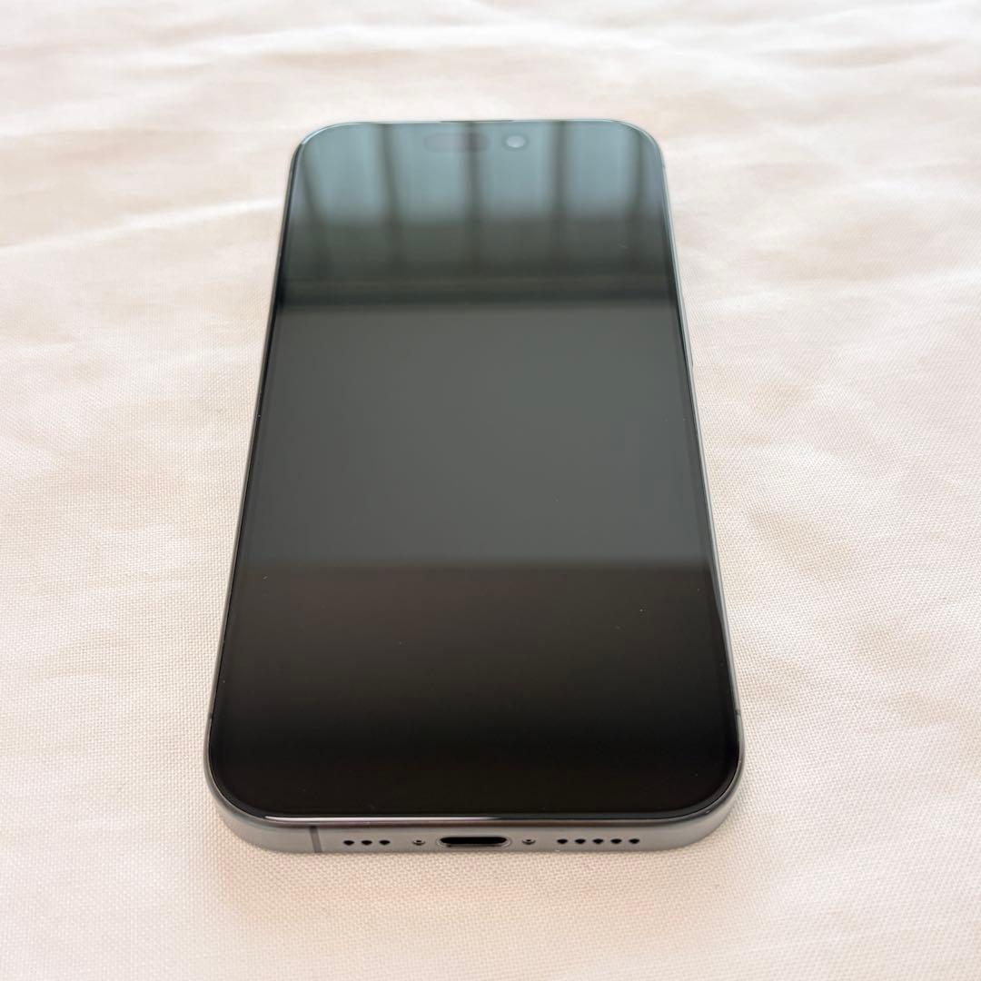 美品♡iPhone15pro 256GB ブラックチタニウム　SIMフリー