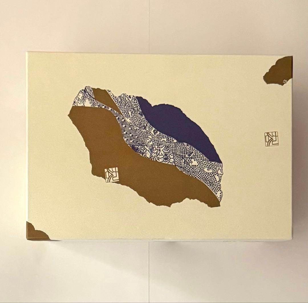 新品☆九谷焼 雛人形 お雛様 友山窯 親王飾り 陶器 屏風付き 台座付き