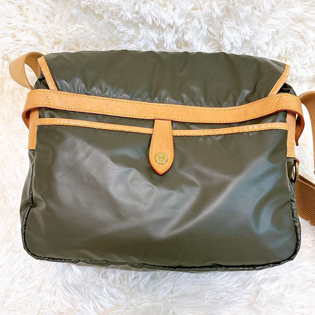 ハンティングワールド　HuntingWorld　ショルダーバッグ　メッセンジャー