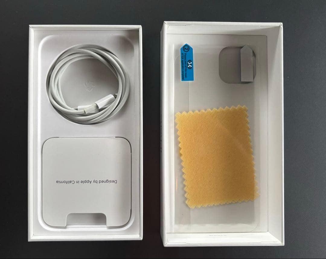 り*う様 【年内削除】iPhone13 ホワイト 付属品完備