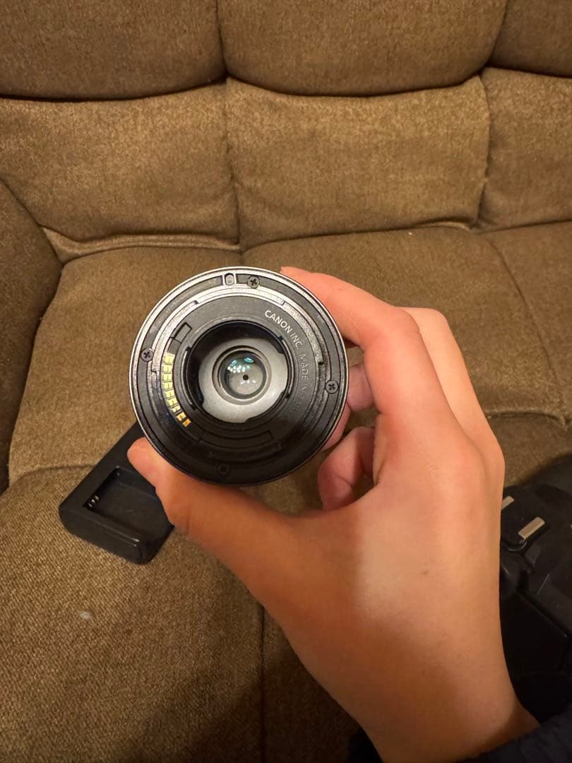 Canon EOS kiss M レンズ2つ、充電器付き