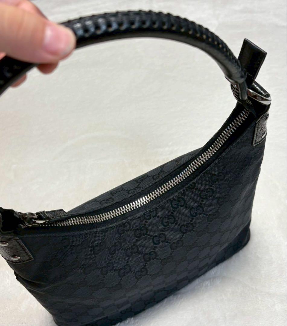 GUCCI グッチ　 ワンショルダーバッグ　バック　gg柄　ブラック　極美品