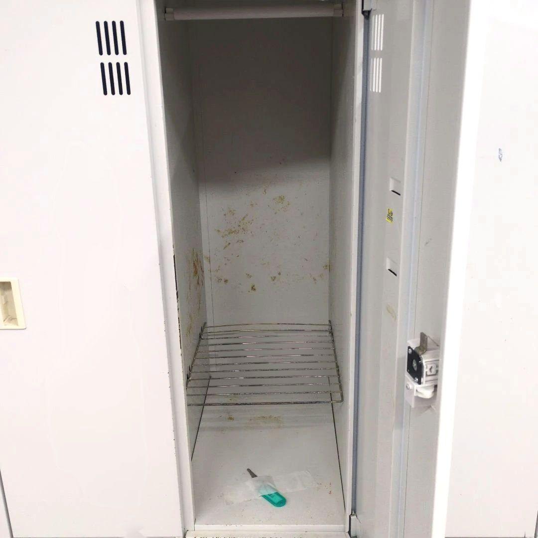 縦型オフィスロッカー 6人用 鍵付4ヵ所