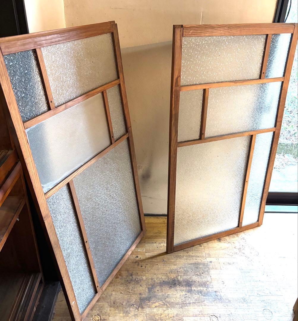 昭和20年代 食器棚 引き戸　型板ガラス 木枠 建具60×106cm｜2枚セット