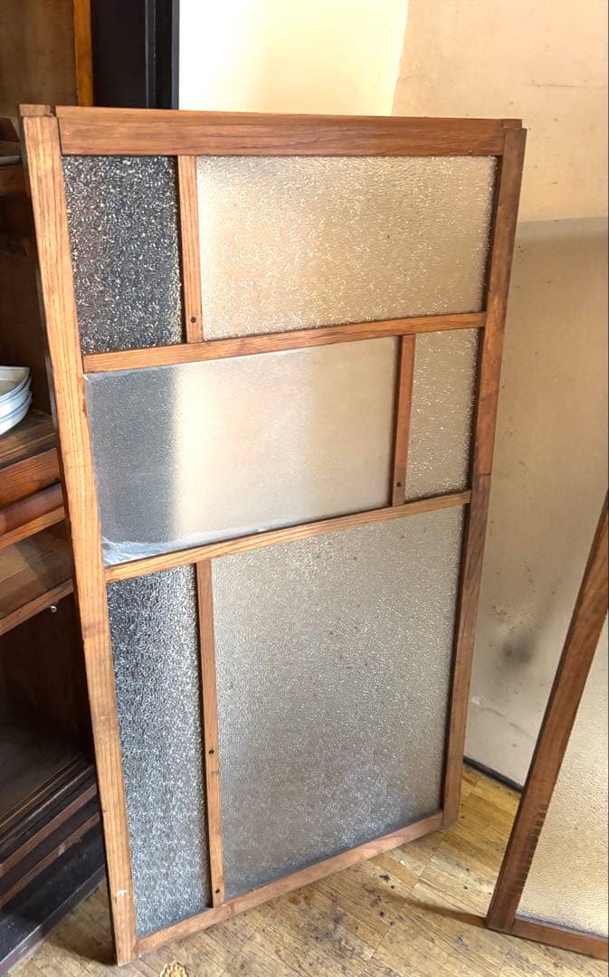 昭和20年代 食器棚 引き戸　型板ガラス 木枠 建具60×106cm｜2枚セット