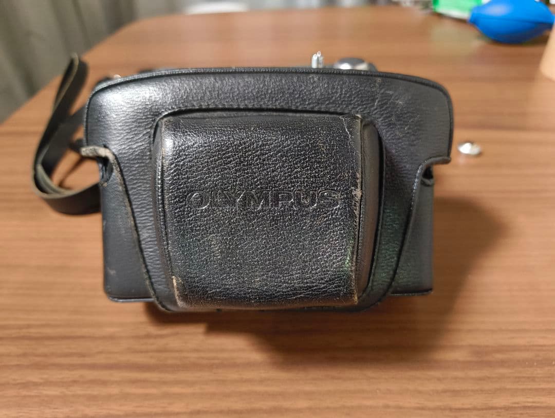 Olympus 35 SP 専用ケース、市販ストラップ、電池スペーサー付き