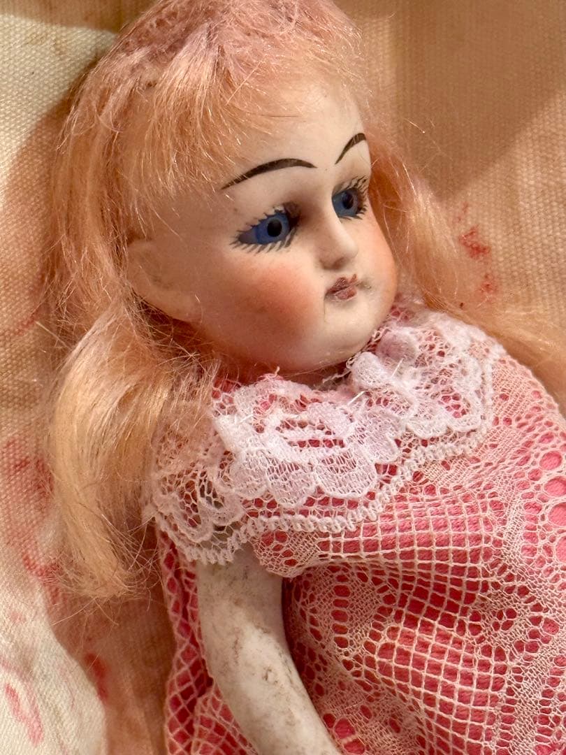 アンティーク　ミニョネット　＊ピンクのドレス＊　ドール　オールビスク