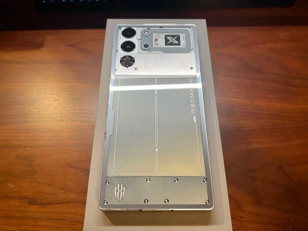 REDMAGIC 10 Pro 16+512GB Moonlight 本体