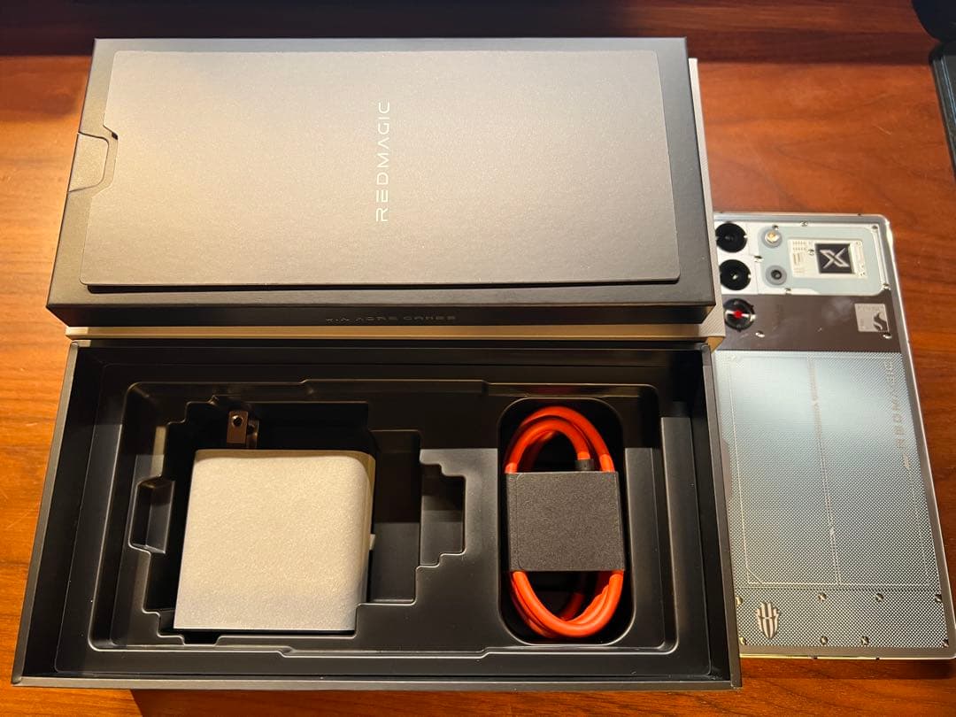 REDMAGIC 10 Pro 16+512GB Moonlight 本体