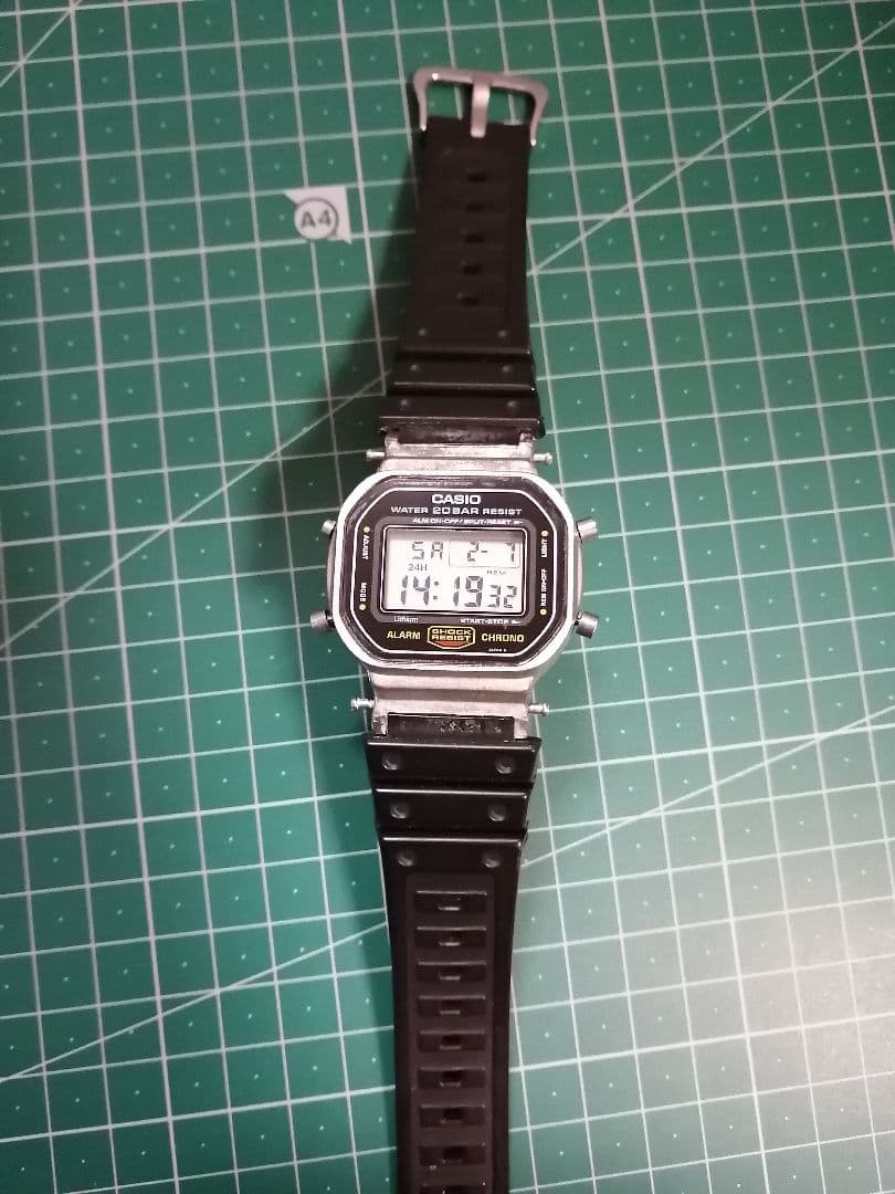 カシオ　G-shock DW-5600C 電池新品