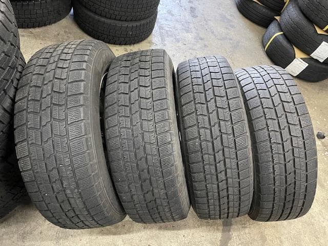 20.30アルファード、ヴェルファイア用　215/65R16 スタッドレス