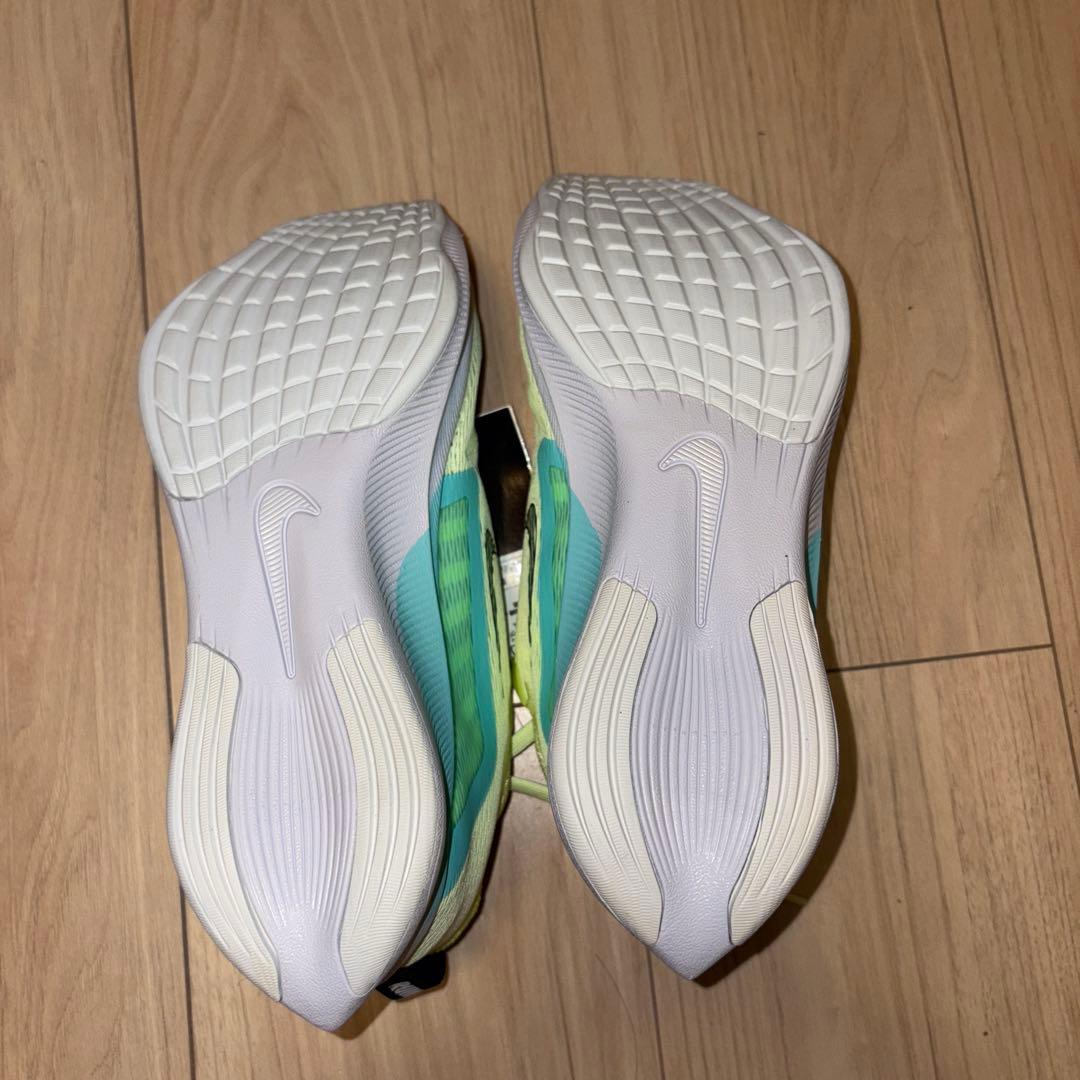 Nike ウィメンズ ズーム フライ 4