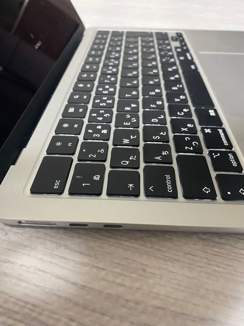MacBook Air 13インチ M2 16GB SSD256GB