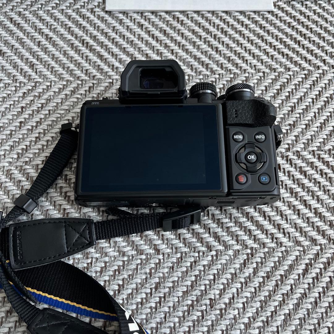 【期間限定】OLYMPUS OM-D E-M10 Mark II ブラック