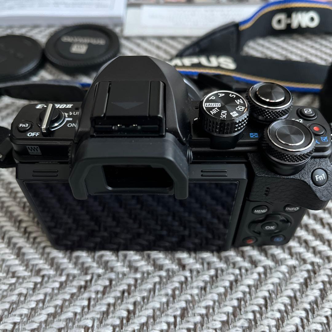 【期間限定】OLYMPUS OM-D E-M10 Mark II ブラック