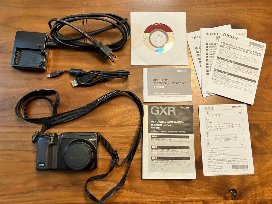 【RICOH】GXR デジタルカメラ（8GBディスク付）