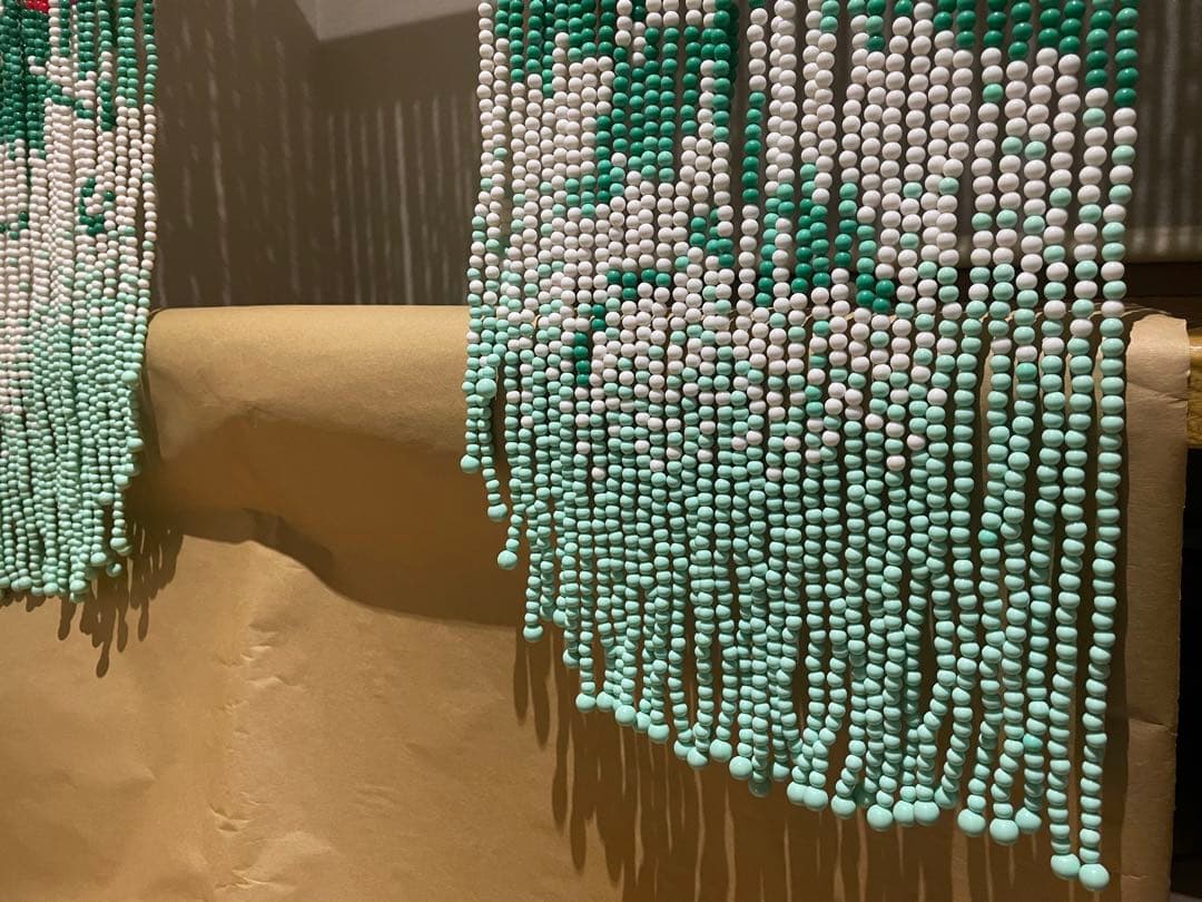 【完成品】　昭和レトロ　珠のれん　ビーズ　花柄