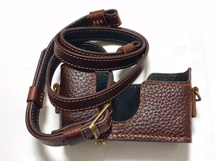 新品 本革 カメラケースとストラップ CONTAX T2用